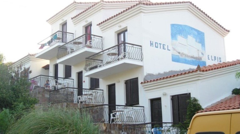 Σφράγισαν ξενοδοχείο στην Λέσβο που ήθελαν να το κάνουν κέντρο προσφύγων