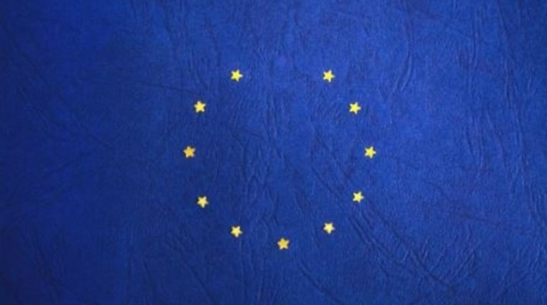 Απίστευτη γκάφα: Εβγαλαν αστέρι από τη σημαία της ΕΕ
