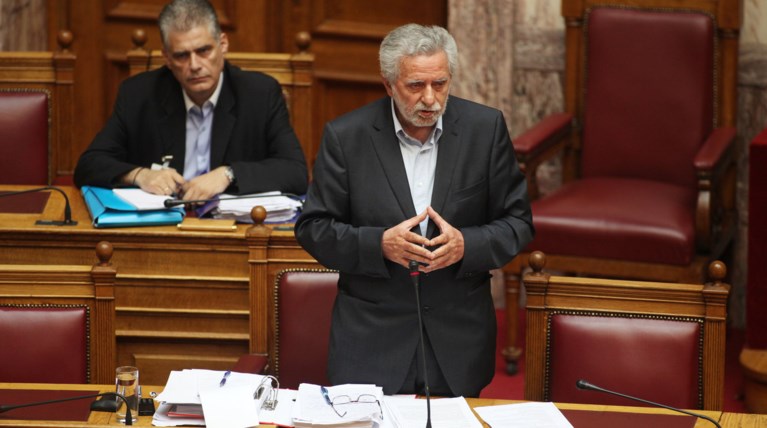 Οπισθοχώρηση Δρίτσα για Cosco με ιδεολογικές κορώνες
