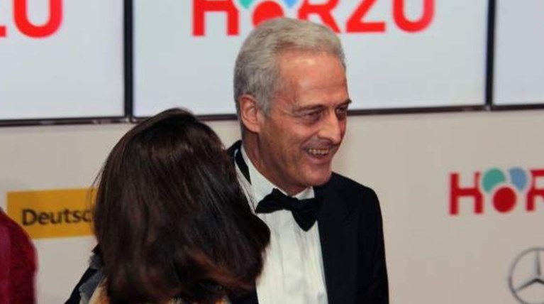 Γερμανός πολιτικός: Μην με αγγίζεις βρωμοέλληνα!