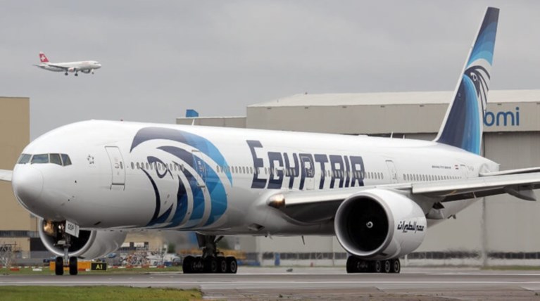 EgyptAir MS804: Eντόπισαν ανθρώπινα μέλη στη θάλασσα