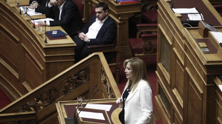 Η κυβέρνηση επιμένει για τους 200 και μετά το «Οχι» της Φώφης