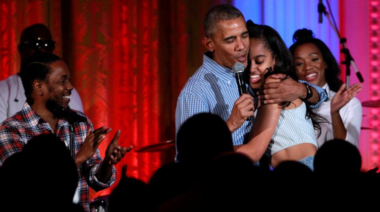 Το happy birthday του Ομπάμα στην κόρη του