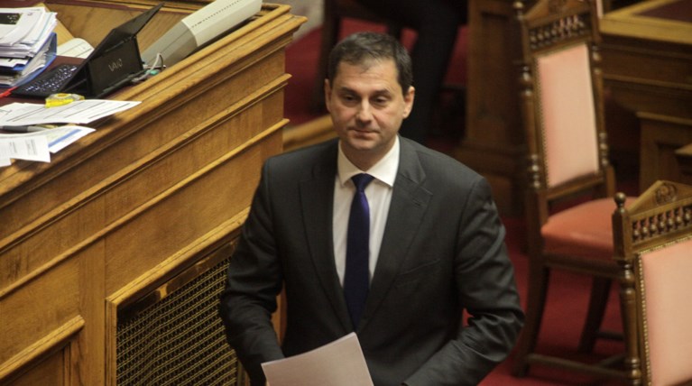 Φαρμακερό tweet Θεοχάρη:Κρίμα ο Χουλιαράκης να μην ξέρει με ποιον ταξιδεύει