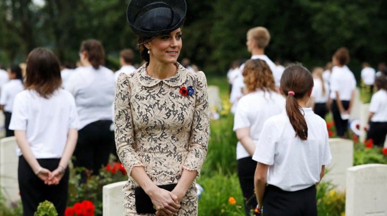 Πετάει η Δούκισσα; Η φωτο-οφθαλμαπάτη της Κέιτ κάνει τον γύρο τoυ κόσμου