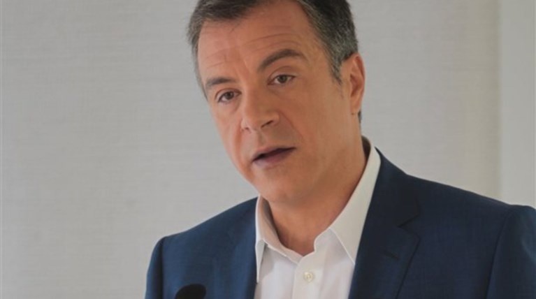 Θεοδωράκης:Τελικά δεν δίνουν ψήφο στους 17άρηδες