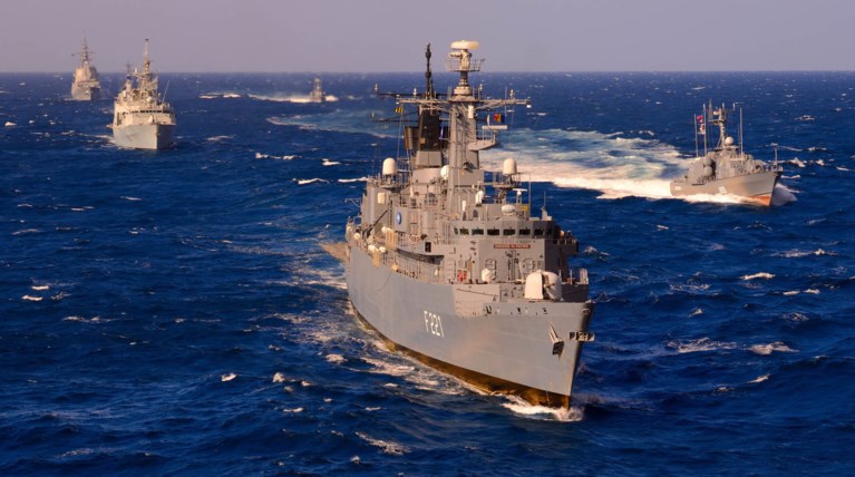 Διατηρείται ως έχει η επιχείρηση του ΝΑΤΟ στο Αιγαίο για τους πρόσφυγες