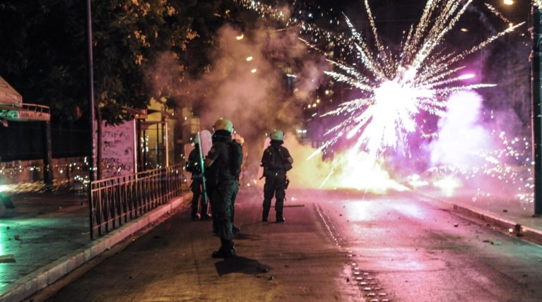 Οι νύχτες της φωτιάς στα Εξάρχεια: Δείτε φωτογραφίες
