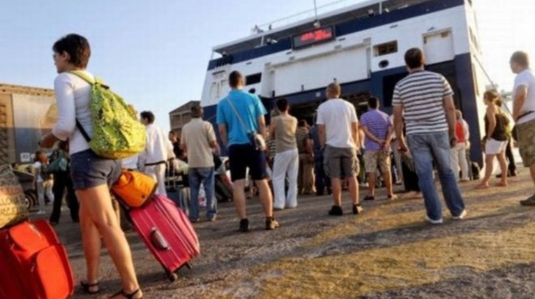 Κινηματογραφικό κόλπο μεταφοράς ναρκωτικών από 72χρονο