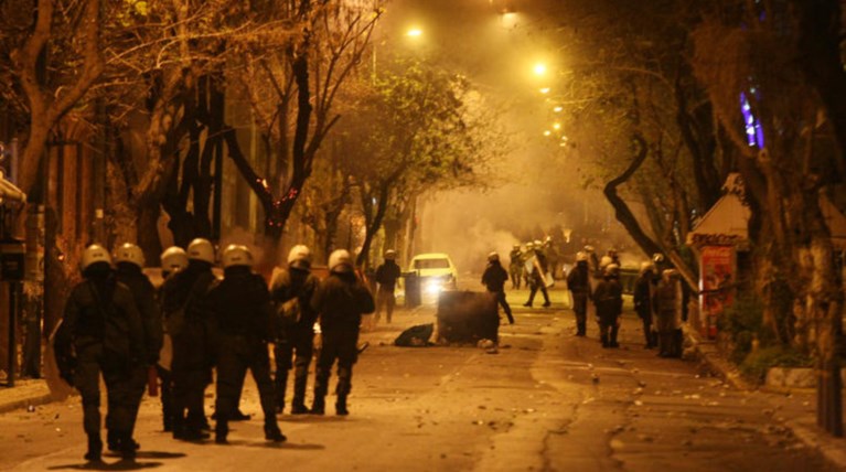 Αναβάθμιση επιθέσεων στα Εξάρχεια «βλέπει» η ΕΛΑΣ