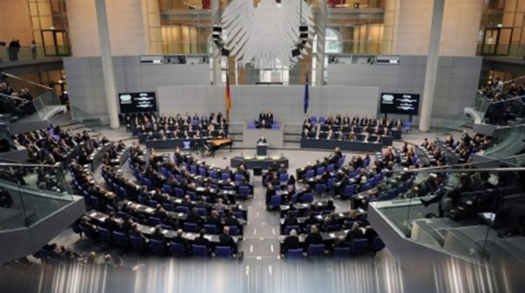 Die Welt: Οι Γερμανοί οικονομολόγοι θέλουν Ε.Ε. δύο ταχυτήτων