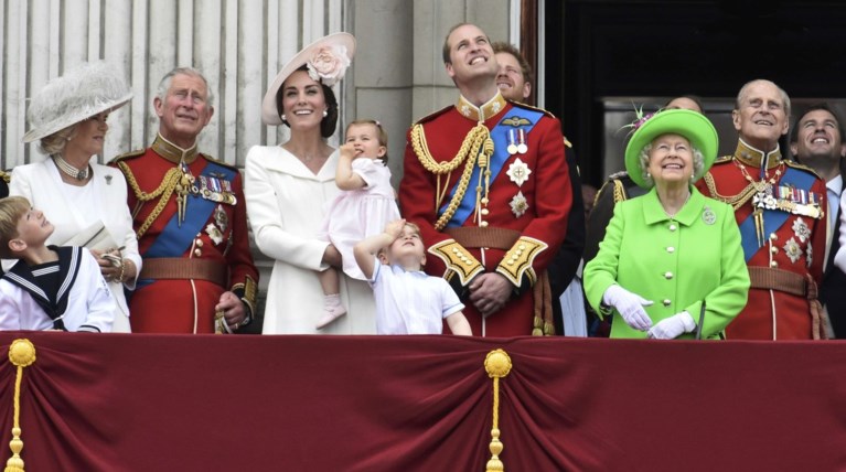 20.000 μισθός για να πλένετε τα πιάτα της Ελισάβετ και να ζείτε στο παλάτι