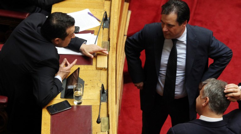 Εκτός ορίων καυγάς και κατηγορίες Αδωνι- Παππά για κανάλια & άδειες