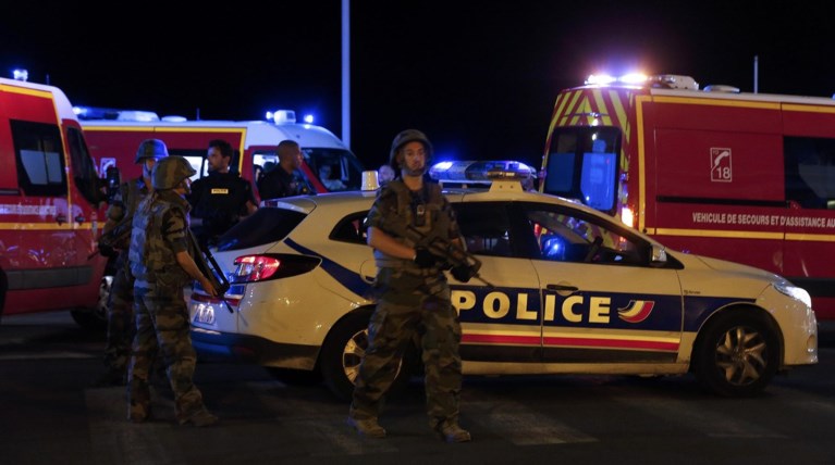 Η Ισπανία ενισχύει τα σύνορα με Γαλλία μετά την επίθεση