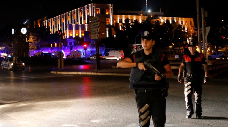 Ανάλυση του Reuters: Ενα πραξικόπημα βγαλμένο από τον 20ό αιώνα