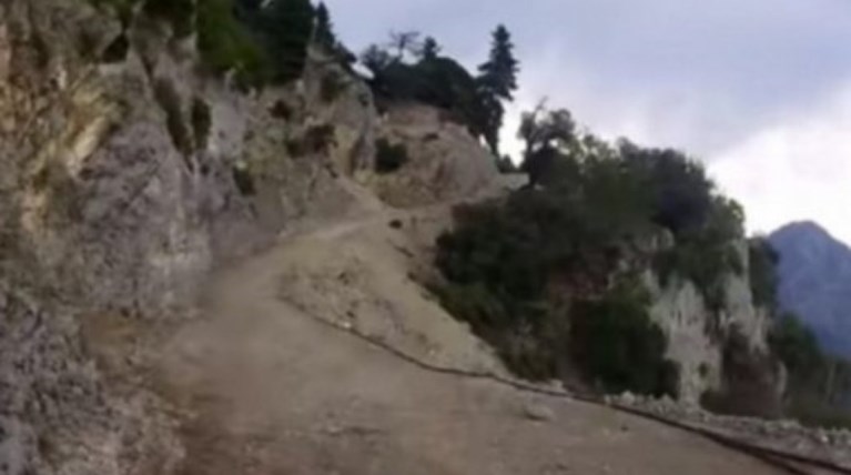 Ελληνικός από τους πιο επικίνδυνους δρόμους στον κόσμο