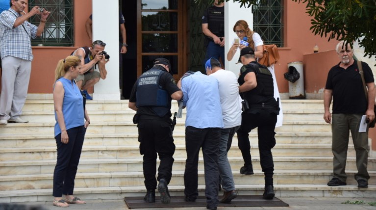 Στην υπηρεσία ασύλου μεταφέρθηκαν οι οκτώ Τούρκοι στρατιωτικοί