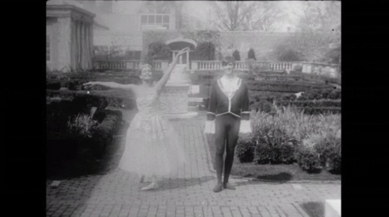 Αυτή είναι η πρώτη μη εμπορική ταινία με φιλμ 35 χιλιοστών