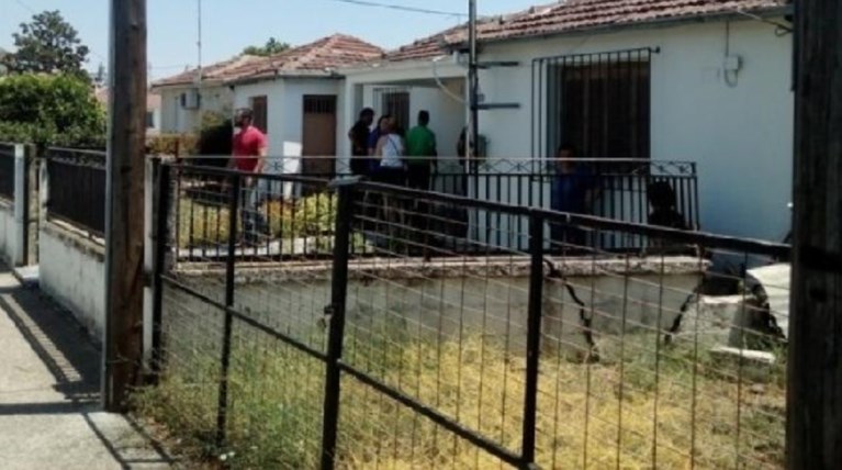 Τη σκότωσαν και την έκρυψαν κάτω από το κρεβάτι