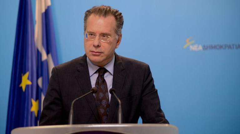 Κουμουτσάκος: Όποιος αυτοπροβάλλεται κόβεται από τη ΝΔ