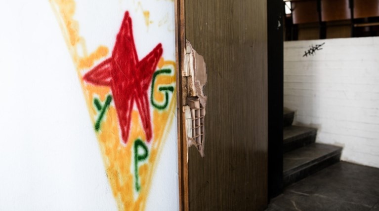 Φεύγουν κι αφήνουν πίσω τους συντρίμμια οι No Border