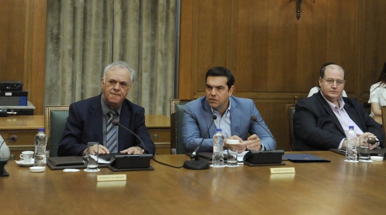 Πέντε μέτρα ανακούφισης για όσους κόπηκε το ΕΚΑΣ ανακοίνωσε ο Τσίπρας
