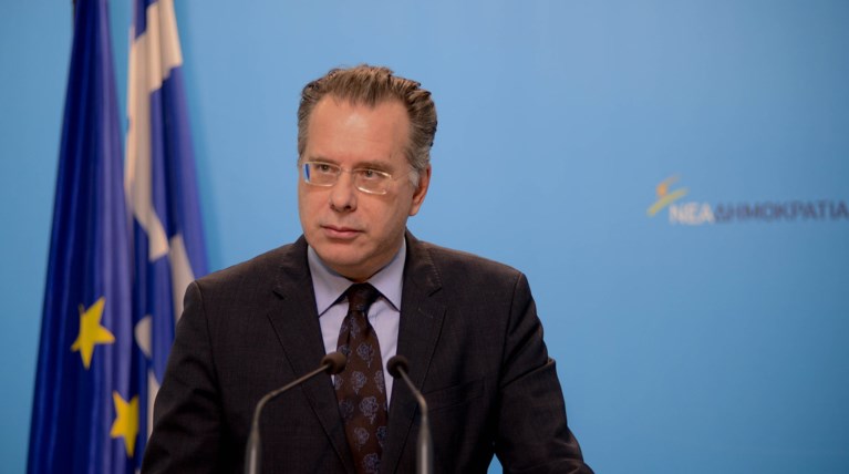 ΝΔ: Ο πρωθυπουργός απλά κόβει την κορδέλα