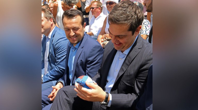 Το δώρο που έκαναν οι Παριανοί στον Τσίπρα