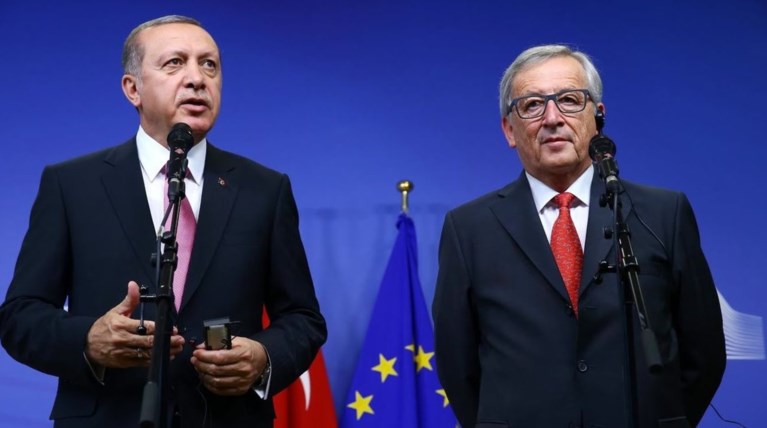 Σκληρό μπρα ντε φερ Αγκυρας Ε Ε για βίζα & πρόσφυγες