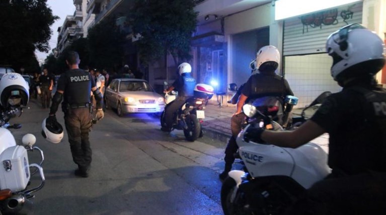 Σε αστυνομικό κλοιό τα σούπερ μάρκετ των Εξαρχείων