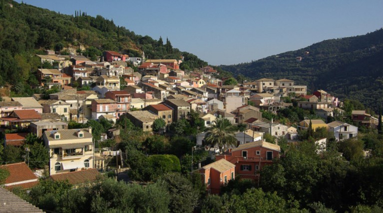 Μάνα και γιος παραλίγο να καούν ζωντανοί στην Κέρκυρα