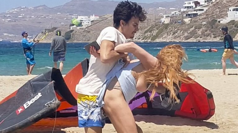 Αποκαλυπτικές φωτο: Σκηνές άγριου τσακωμού της Λόχαν στη Μύκονο