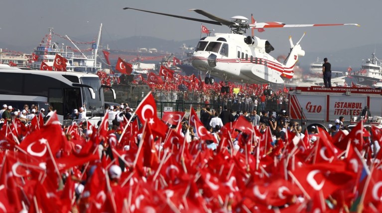 Επίδειξη δύναμης Ερντογάν με συγκέντρωση στην Κωνσταντινούπολη