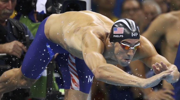 Οι μελανιές στην πλάτη του Φελπς και το ντοπάρισμα της γιαγιάς