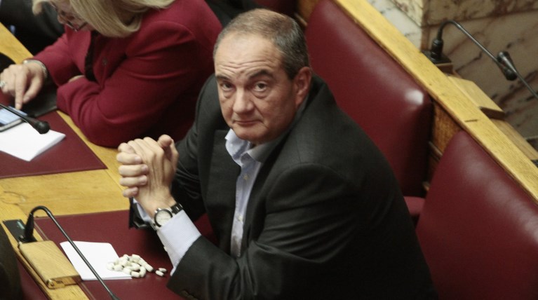 Κύκλοι Καραμανλή: Κουτσομπολιά πεζοδρομίου τα περί στήριξης Τσίπρα