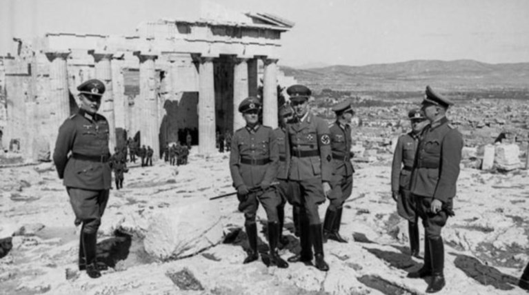 Spiegel: Η Ελλάδα θα μπορούσε να μηνύσει τη Γερμανία για τις επανορθώσεις
