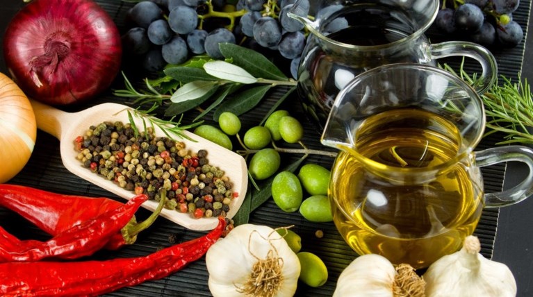 "Κλειδί" για γρήγορη σκέψη & καλή μνήμη η μεσογειακή διατροφή