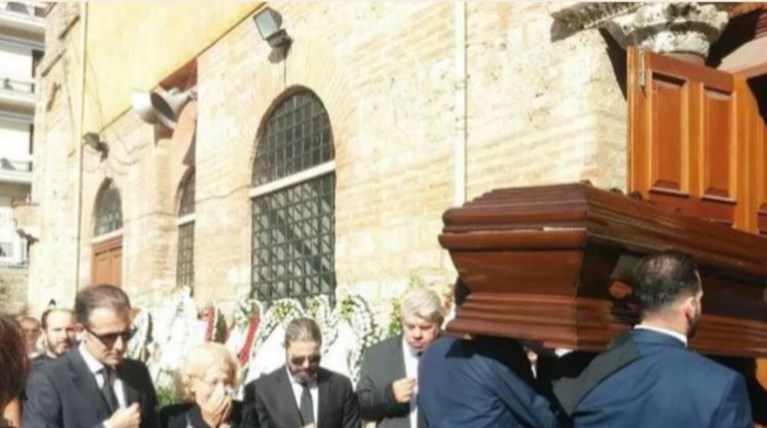 Πάνδημο αντίο στον επιχειρηματία Αλεξανδρο Μπακατσέλο  - φωτό-