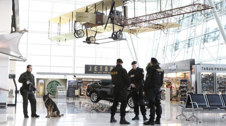 Ενισχύει τα μέτρα ασφαλείας σε διεθνή αεροδρόμια η Σλοβακία λόγω απειλής
