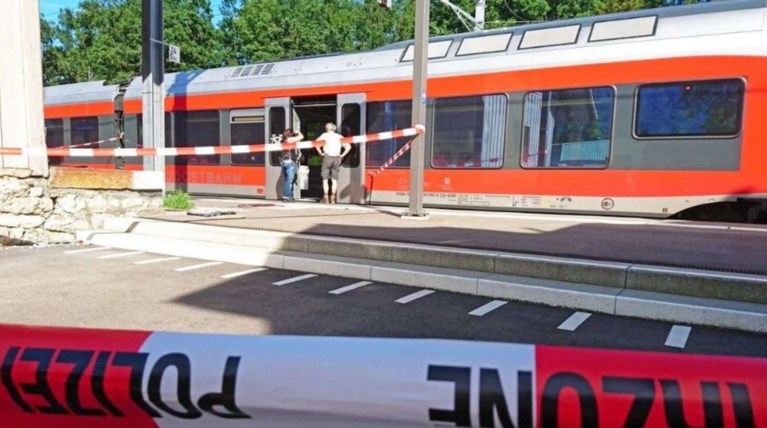 Επίθεση με μαχαίρι και εύφλεκτο υγρό κατά επιβατών τραίνου στην Ελβετία