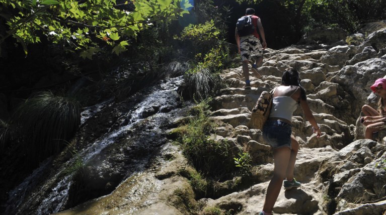 24χρονη σκοτώθηκε από πτώση βράχων στο Πολυλίμνι Μεσσηνίας