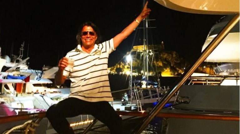 Τι... ψαρεύει ο Ηλίας Ψινάκης στην Πάτμο; [Εικόνα]