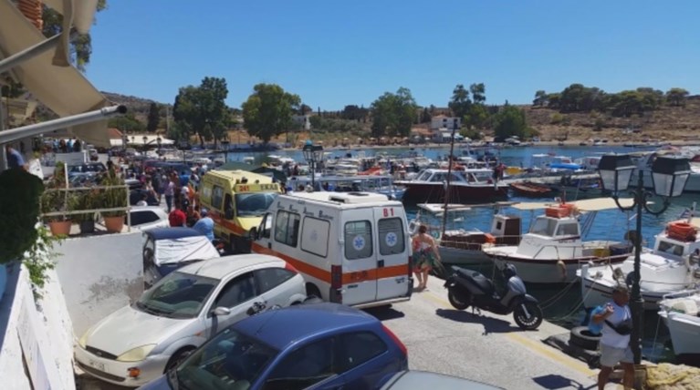 Εχασε κόρη και σύζυγο στο τραγικό δυστύχημα της Αίγινας
