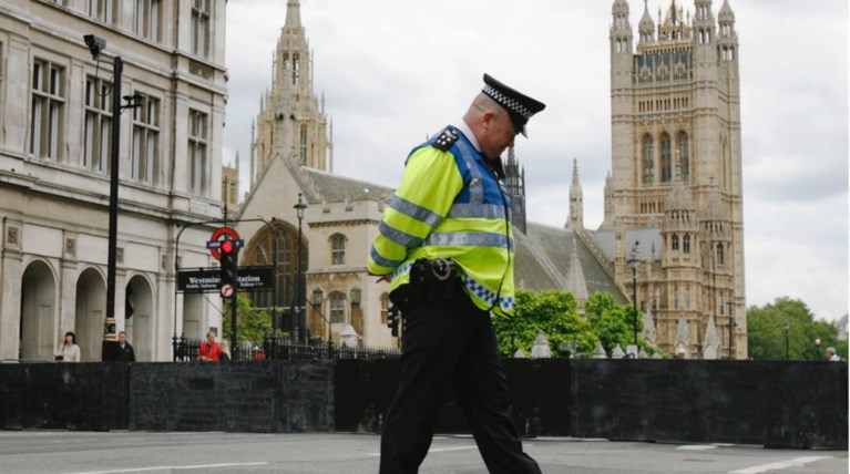 Μυστήριο στη Βρετανία: Βρήκαν τρία ανθρώπινα πόδια σε 6 μήνες