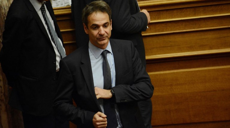 Γιατί η ΝΔ εμμένει στο αίτημα για πρόωρες κάλπες