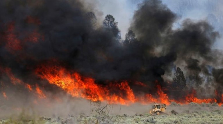 Πύρινη κόλαση στην Καλιφόρνια με έξι μέτωπα