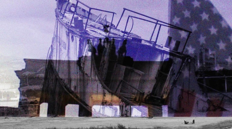Βιντεοπροβολές πάνω σε αποσυρμένα πλοία