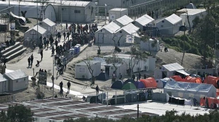 «Βουλιάζουν» τα ελληνικά νησιά από πρόσφυγες & μετανάστες