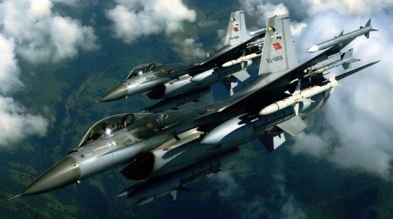 35 άμαχοι νεκροί από τις τουρκικές αεροπορικές επιθέσεις