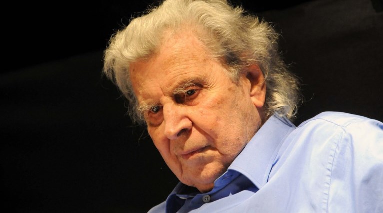 Παρέμβαση Μίκη Θεοδωράκη, μιλάει για «Τσαουσέσκου»